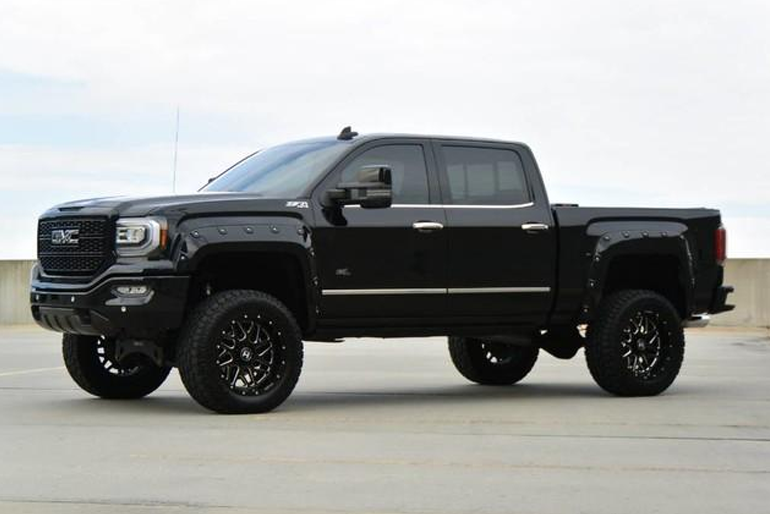 Do I want a Body Lift or a Suspension Lift for my Truck?